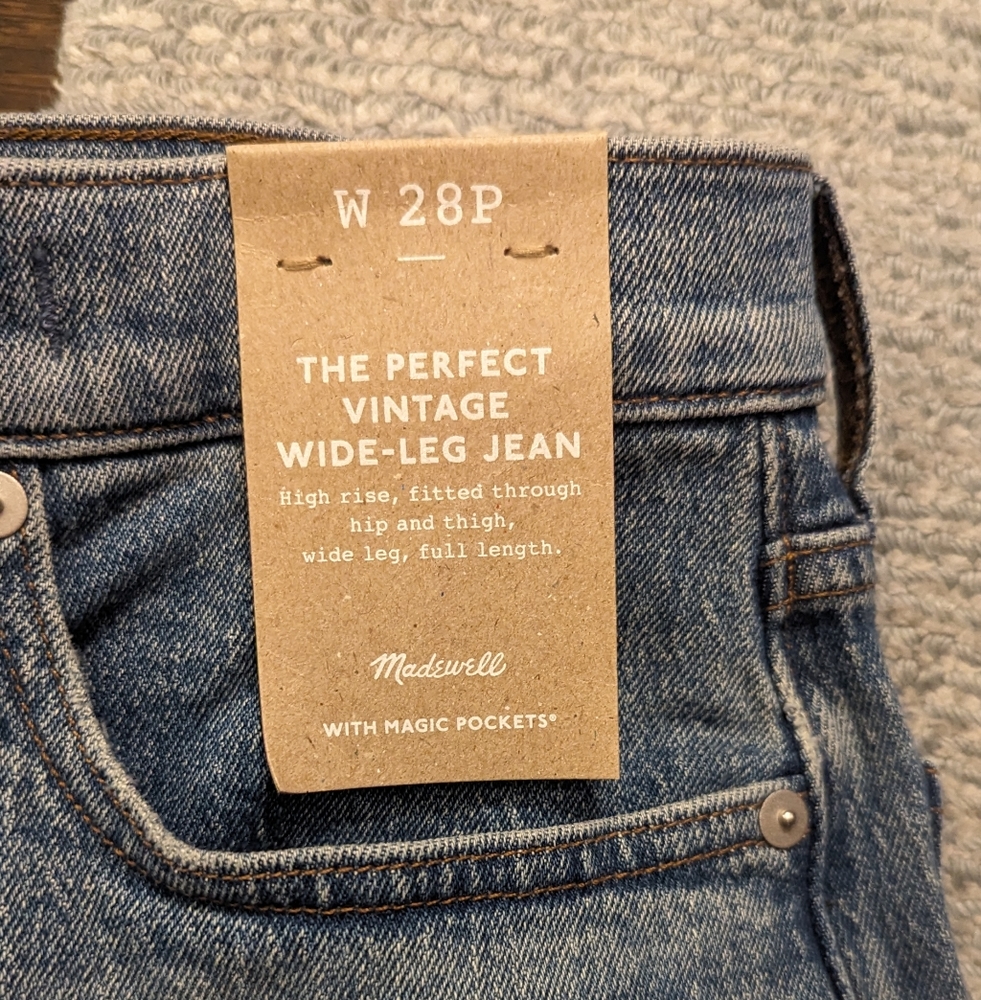 Never worn NEW WITH TAGS Madewell 28P The Petite Perfect Vintage Wide-Leg Jean